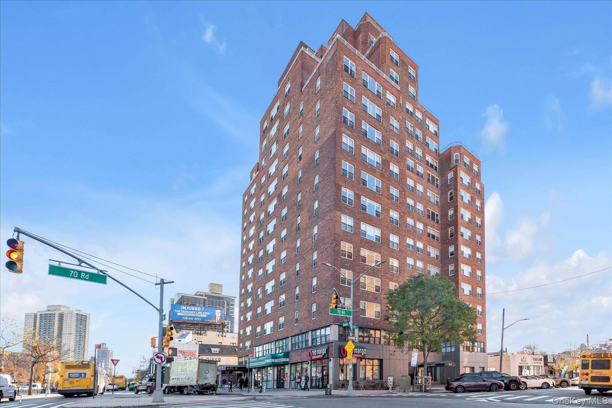 Spacious Junior 4 Apartment with Private Outdoor Space in Lane Towers Prime Forest Hills Location !