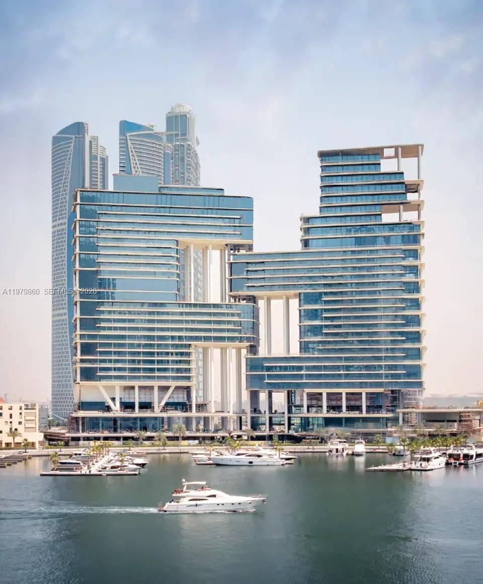 The Lana Residences by Dorchester Collection The Pinnacle of Dubai Luxury Located in the heart of Dubai at the prestigious Marasi Bay, The Lana Residences represents the absolute zenith of ...