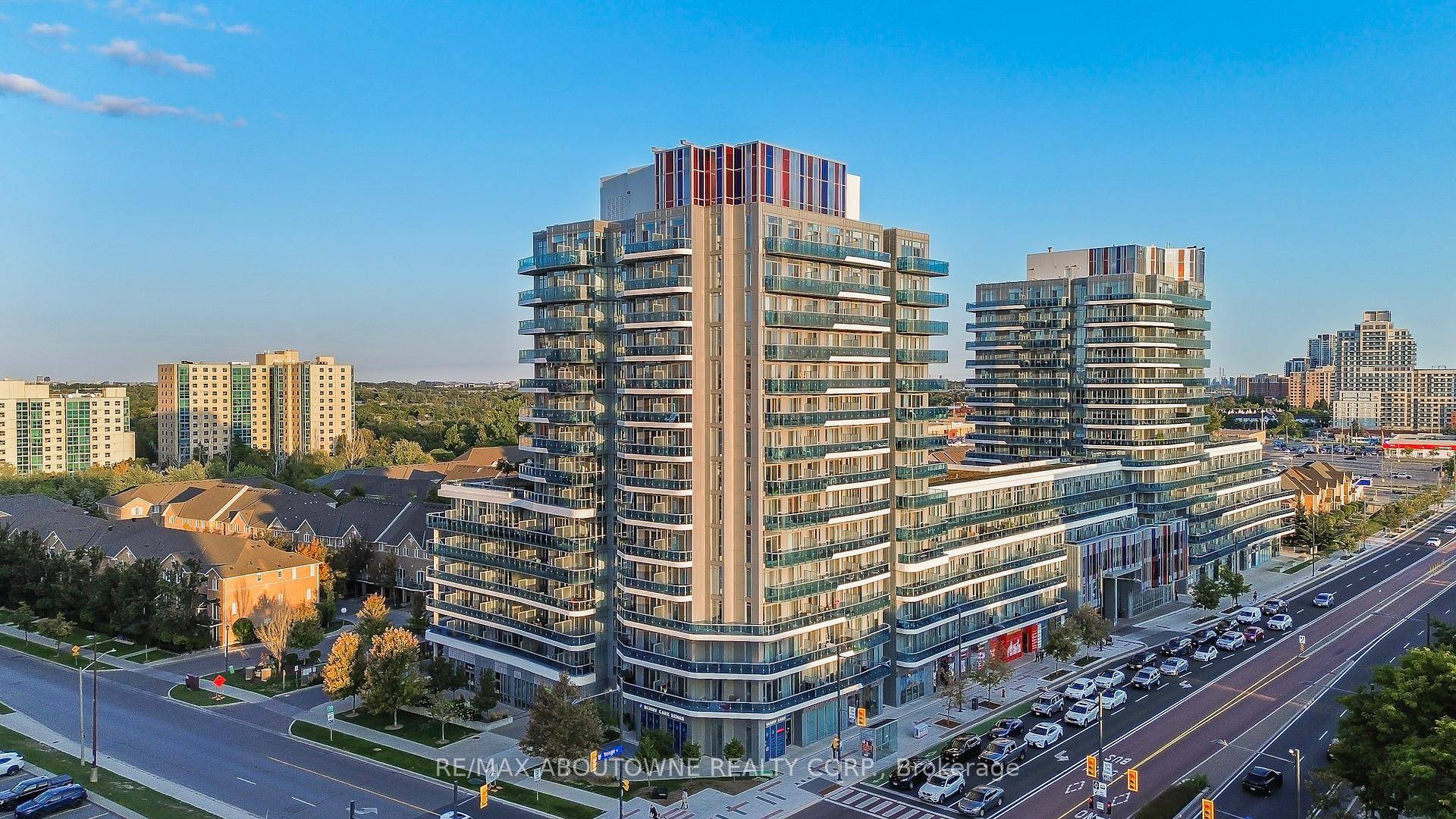Experience Modern Luxury At Yonge Streets Sought After Expressions Building In The Heart Of Richmond Hill.