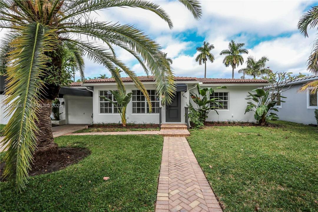 Beautifully updated 2 bedroom, 2 bathroom, 1 car garage POOL home in the highly desirable Hollywood Lakes neighborhood.