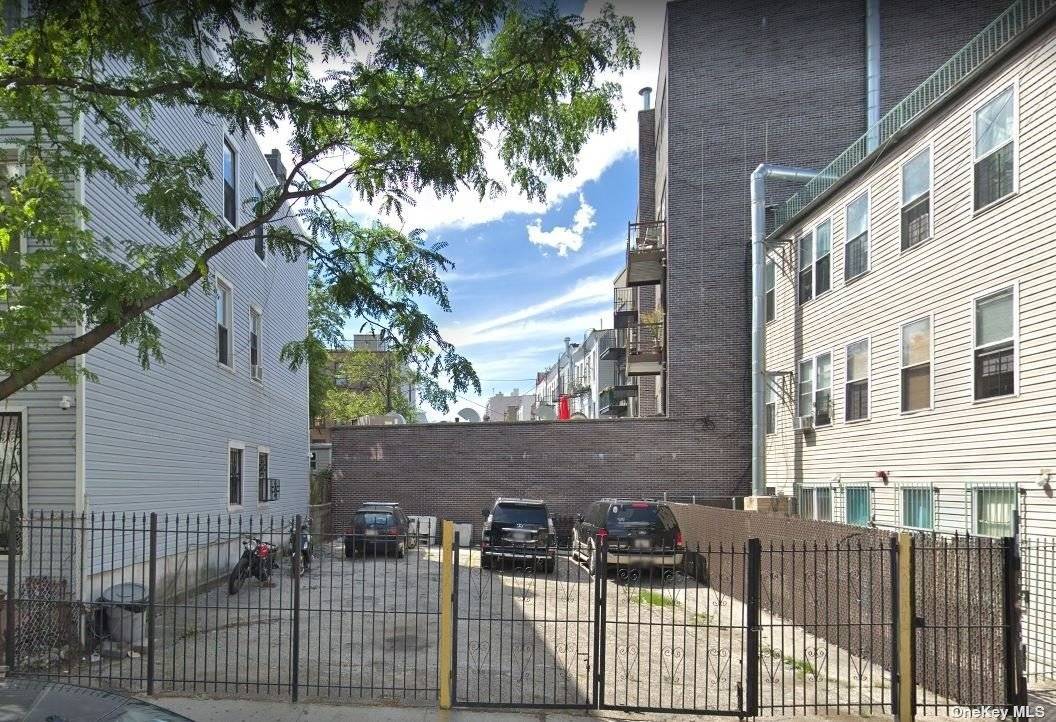 This Prime Bushwick Location with the potential to develop over 7, 350 s f of both residential amp ; community facilities plus parking.