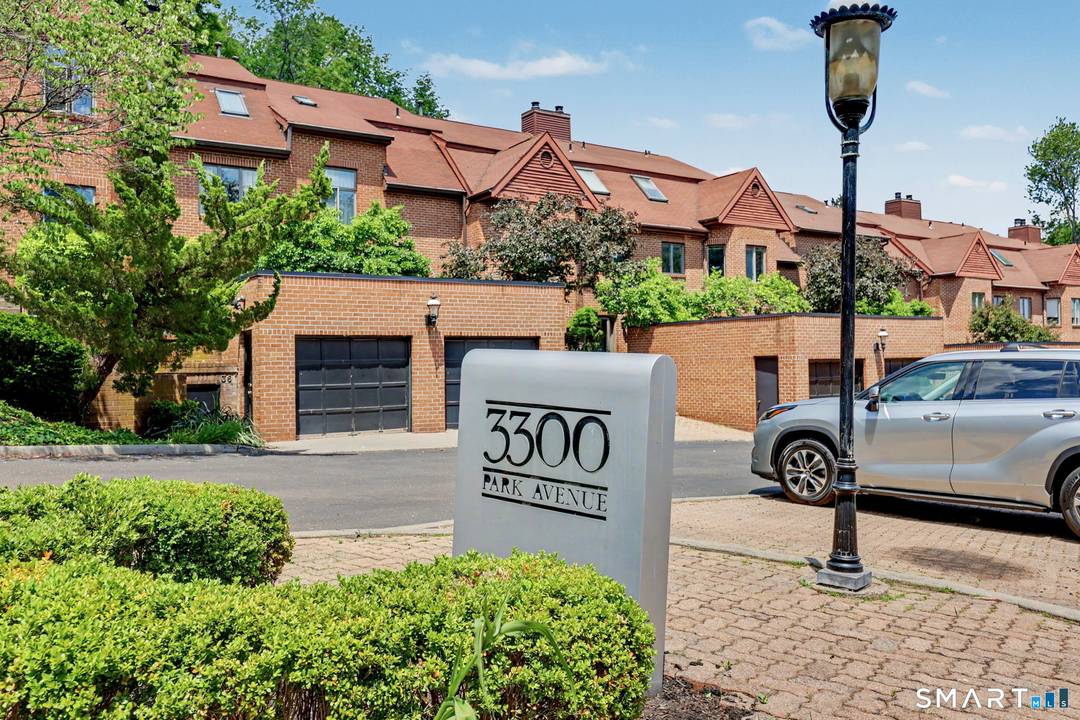 Welcome to the Brownstones at 3300 Park Avenue.