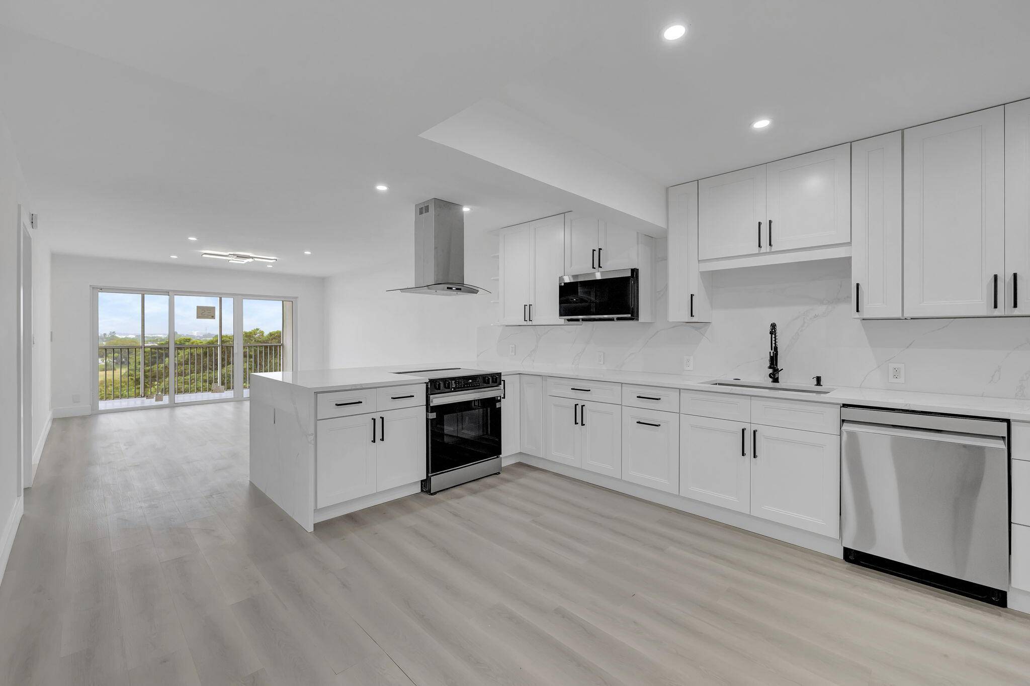 This property is sponsored by Listingcredit and qualifies for a credit up to 3, 750 to the Buyer when using the seller's lender.