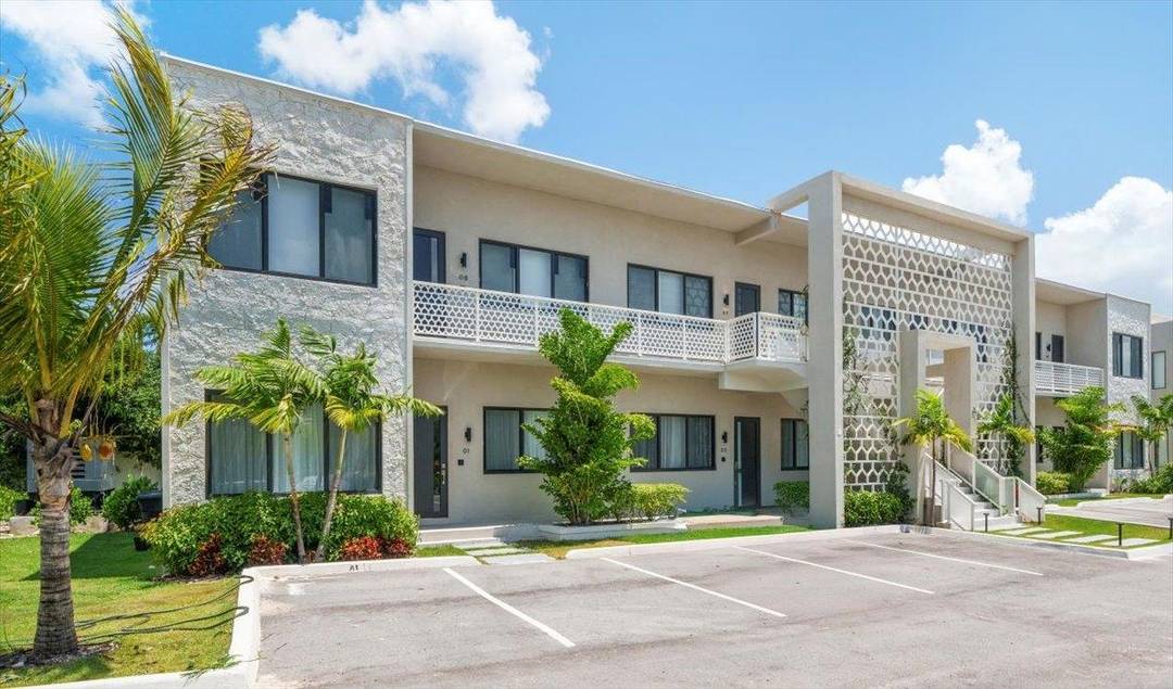 A-1 WESTEND Condo New-Providence