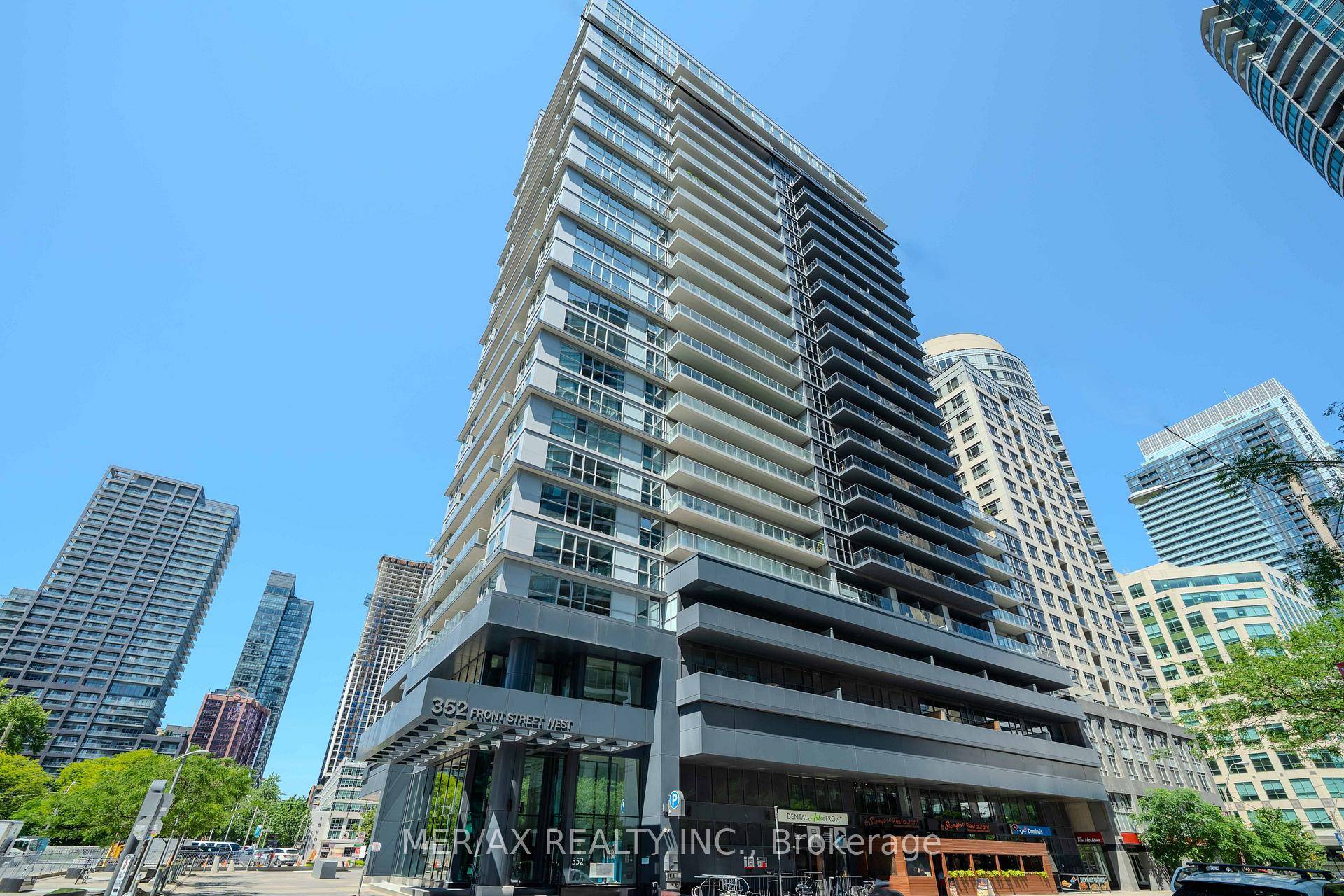 Step into this bright, newly renovated, and freshly painted condo The largest floorplan available !