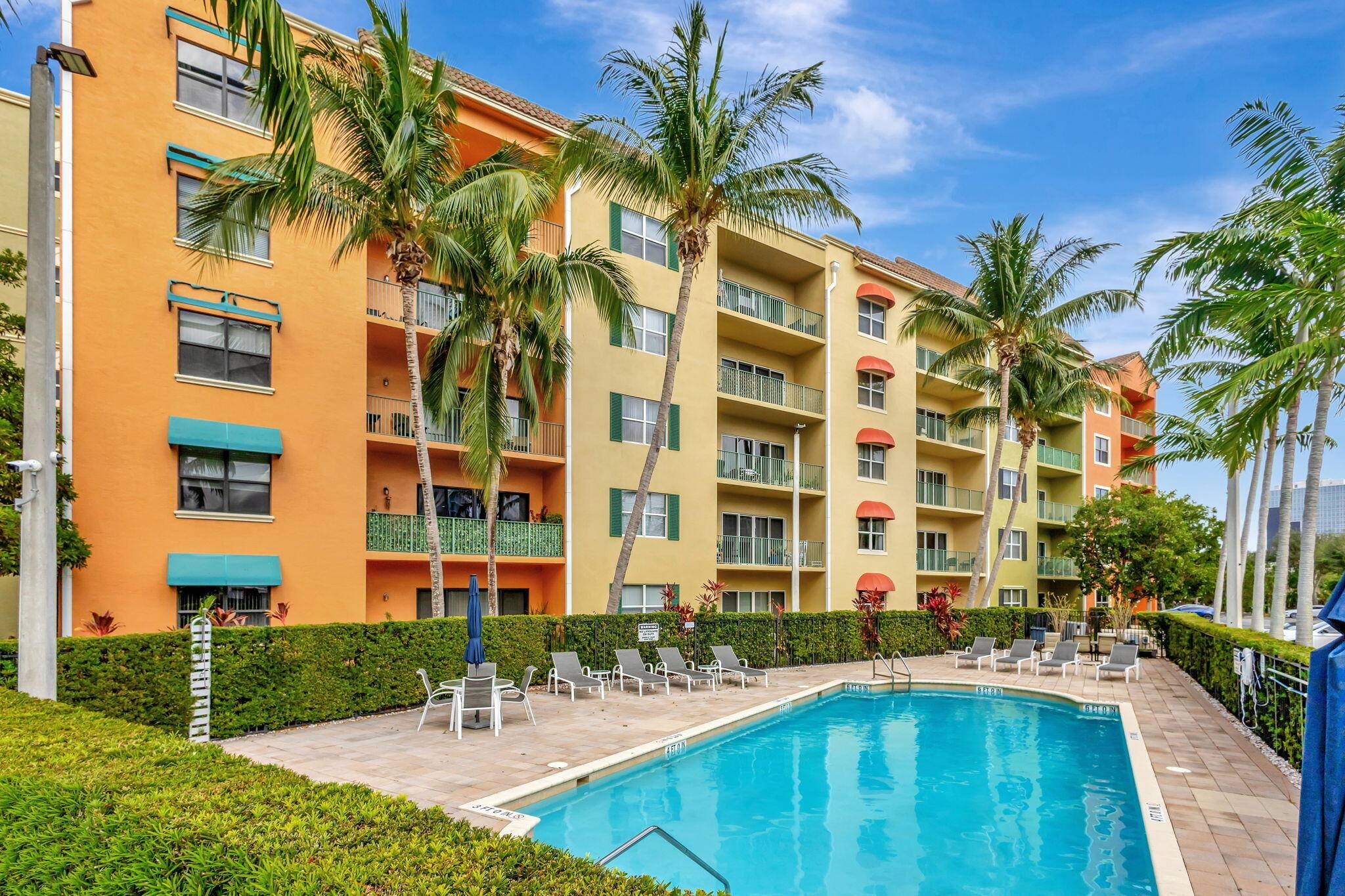 Experience the Florida lifestyle in vibrant West Palm Beach !