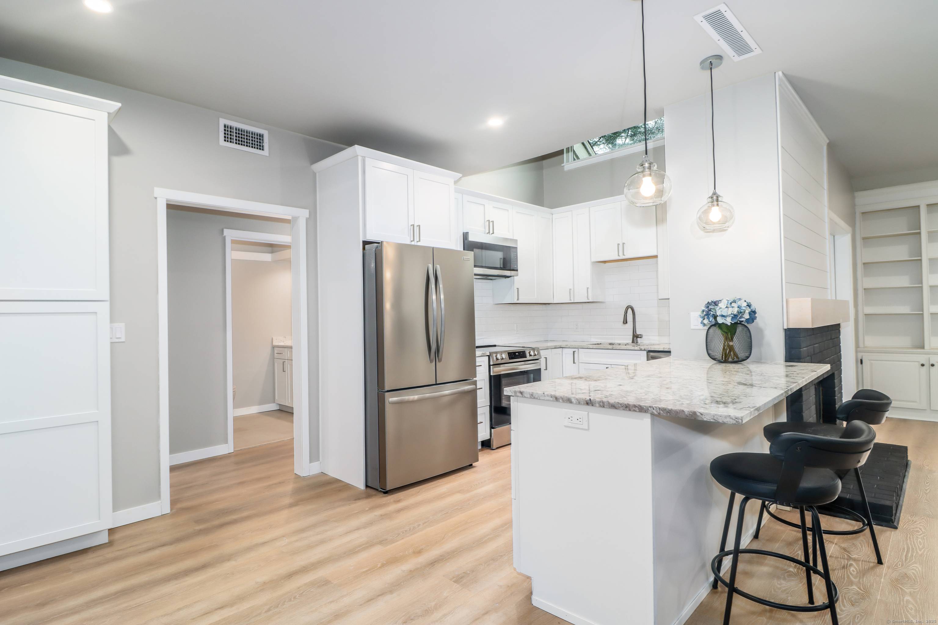 Stylish Serenity in Heritage Village !