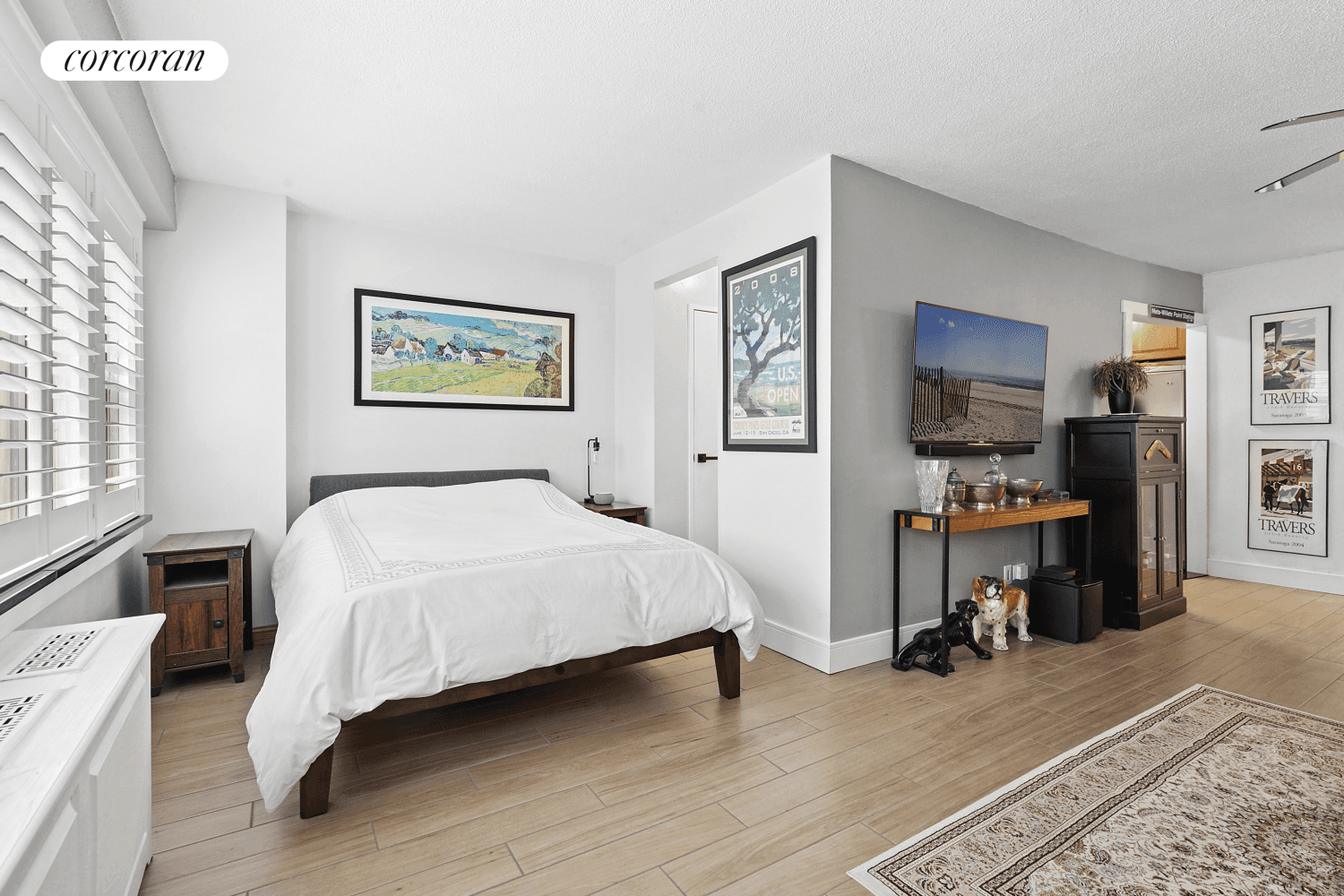 Discover elegant city living in this bright and inviting alcove studio perched on the 8th floor of The Salem House a distinguished post war condominium in the heart of the ...