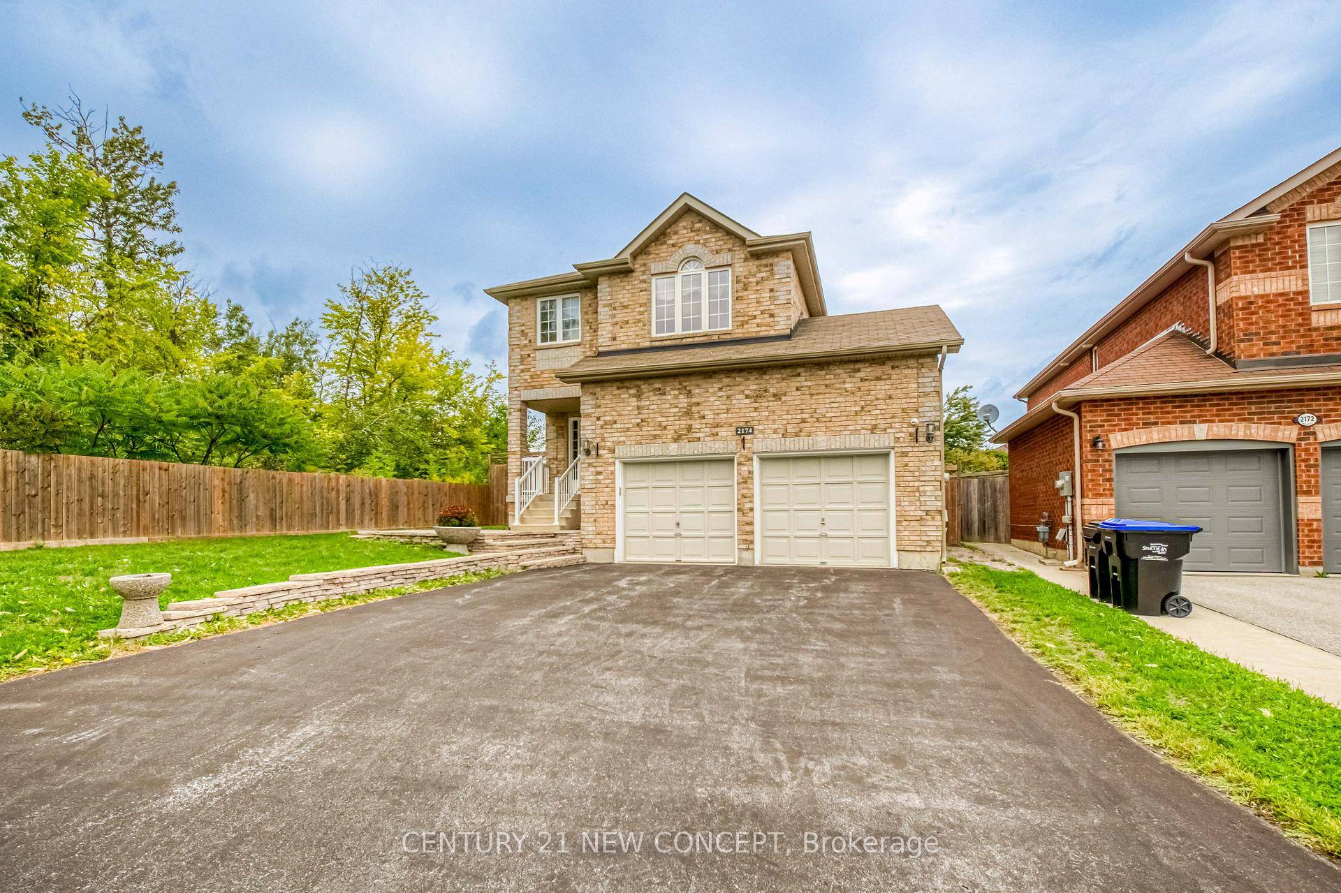 SELLER WANTS TO SEE AN OFFER MAGNIFICENT 3 BEDROOM, FINISHED BASEMENT 2 STOREY BRICK HOME.