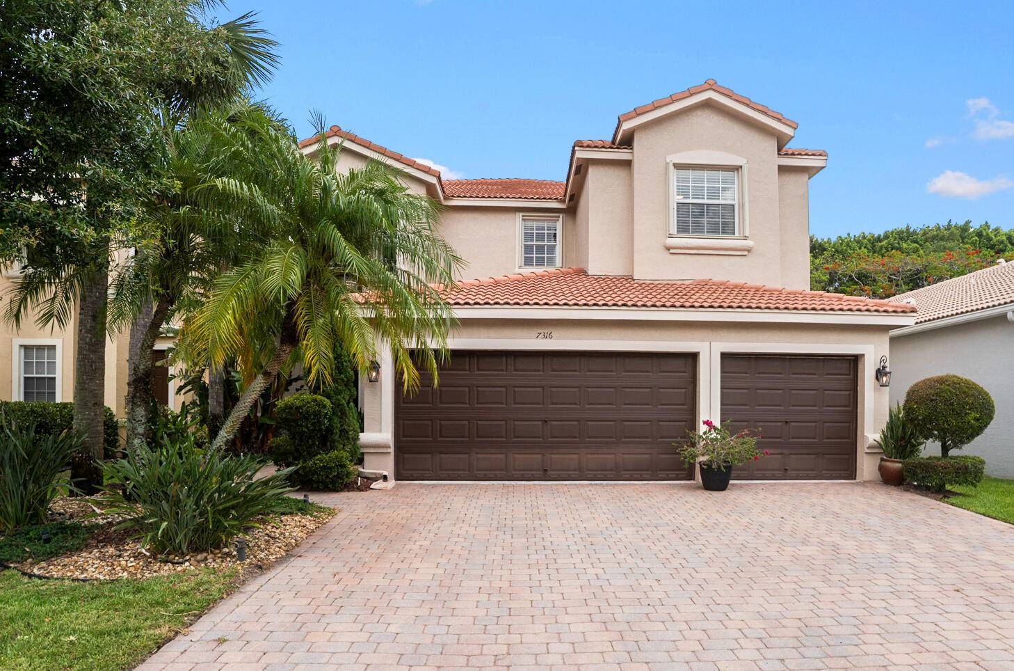 Immaculately kept 5BD 3BA home in gated Isola Bella !
