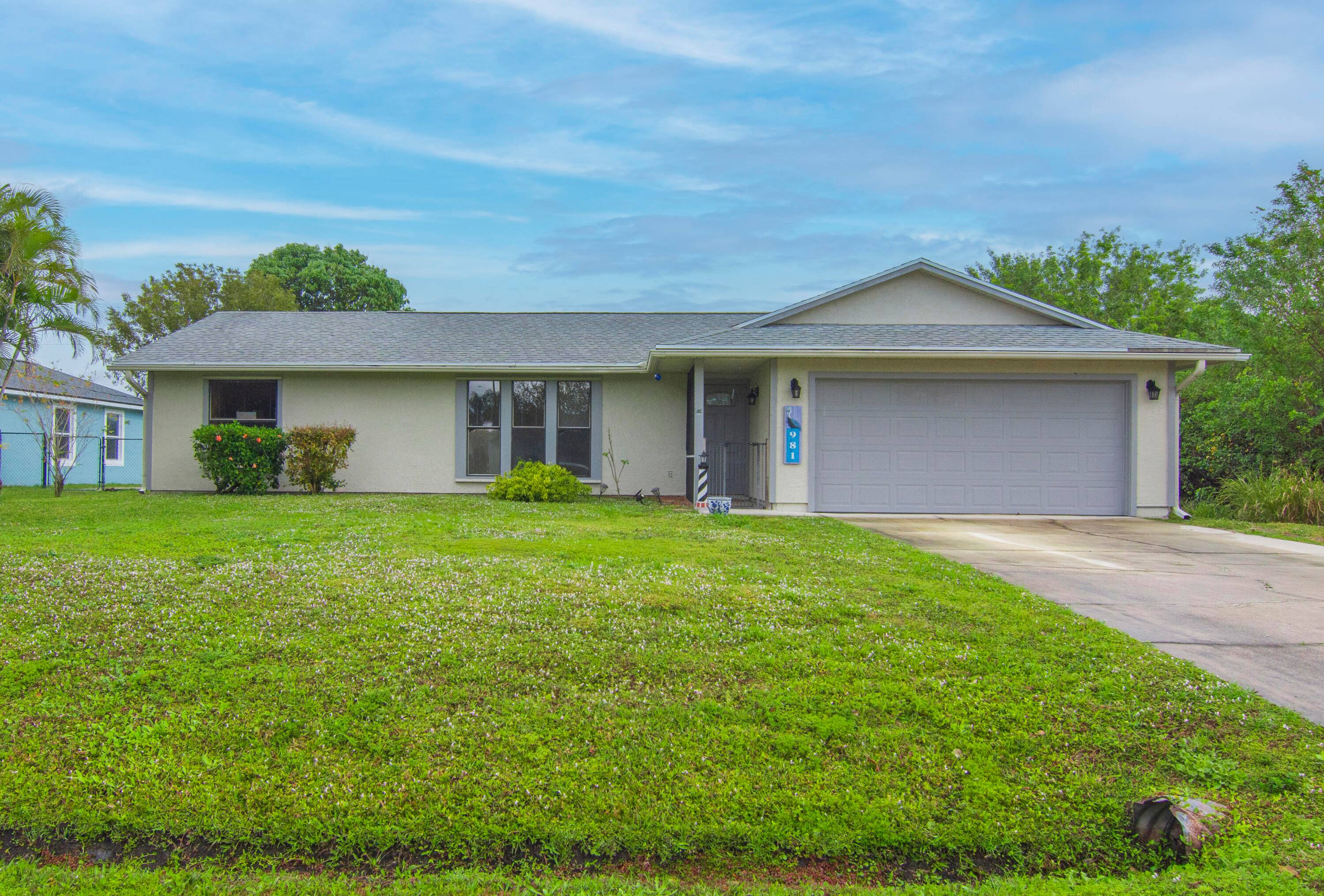 3 2 2 Home, Ready for a New Family to Enjoy !