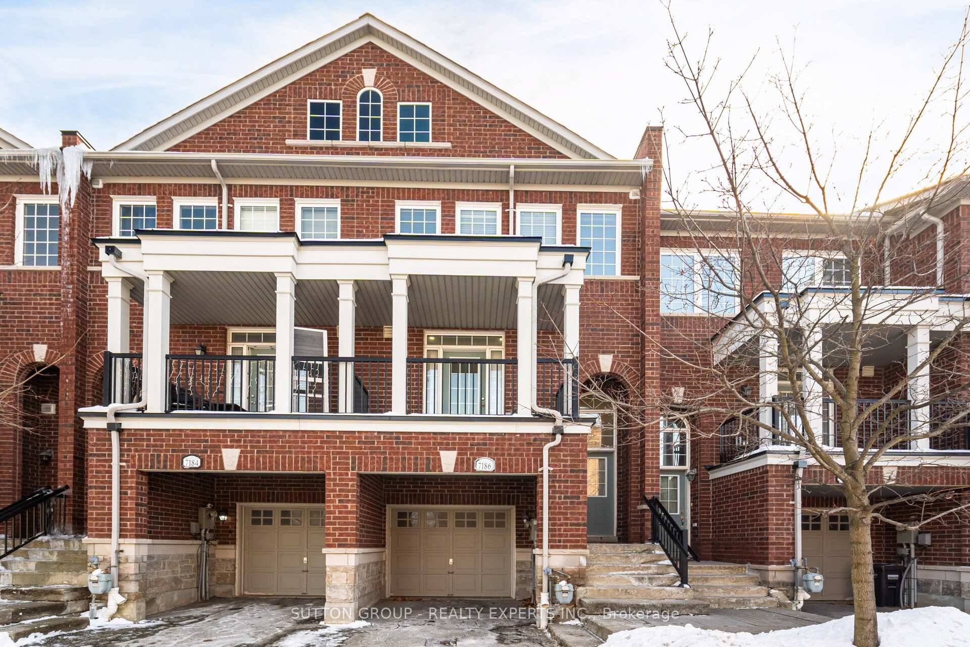 Dream Home Alert ! Stunning 3 Storey Townhouse in Lisgar.