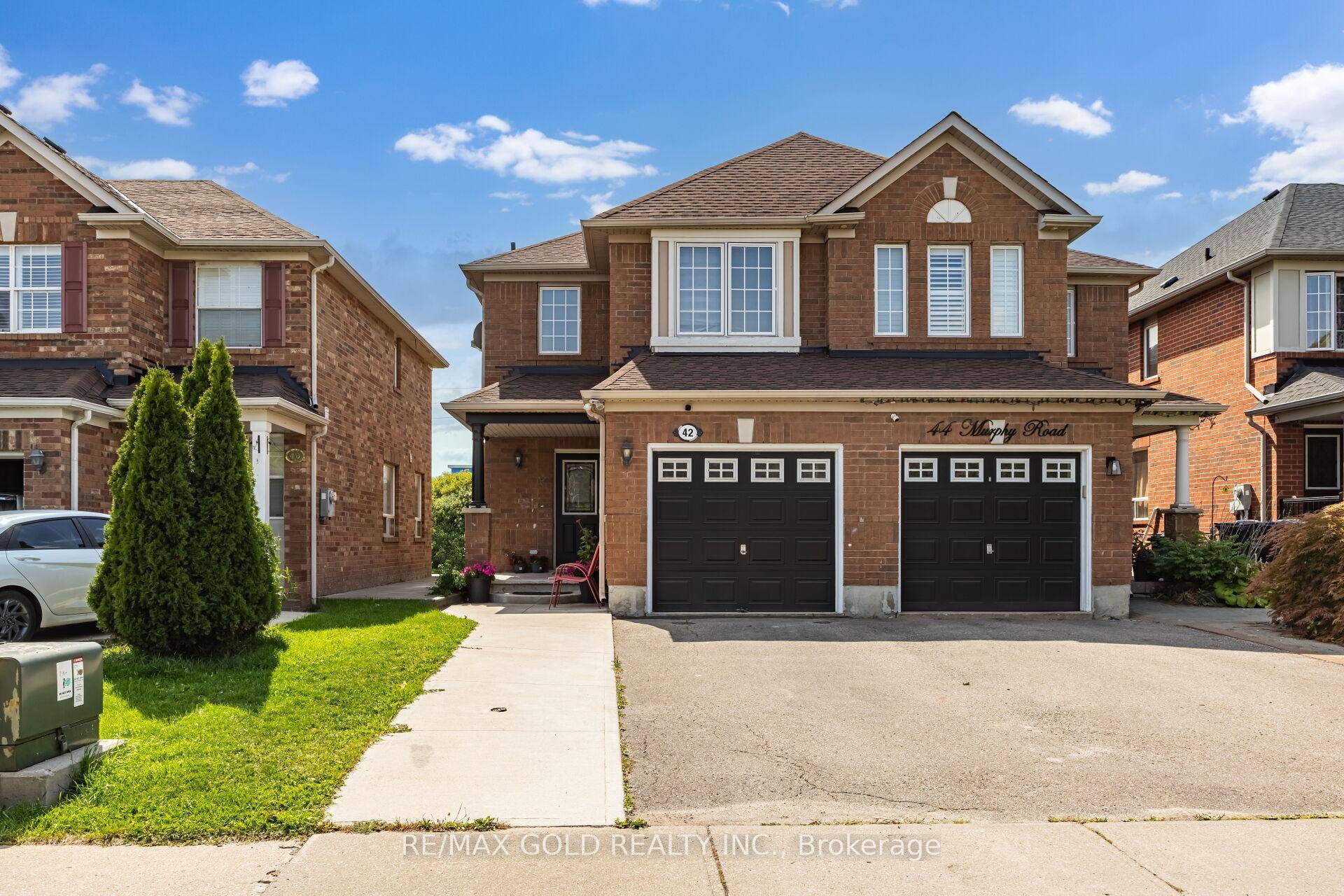 This beautifully maintained and upgraded east facing semi detached home in the highly sought after Castlemore area is filled with natural sunlight.