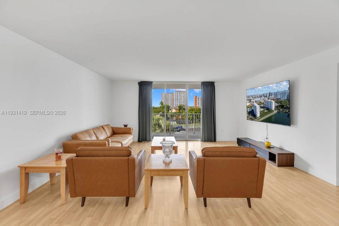One of the best deals of Aventura, with a large balcony this unit have the best floor plan of the building a corner unit have more than 1600 sqft, with ...