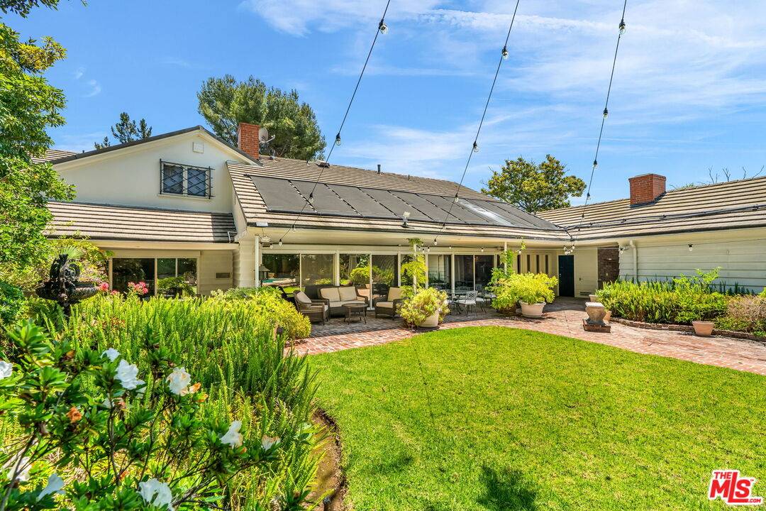 701  N Sierra Dr 4BR Beverly Hills Post Office | B.H.P.O. La