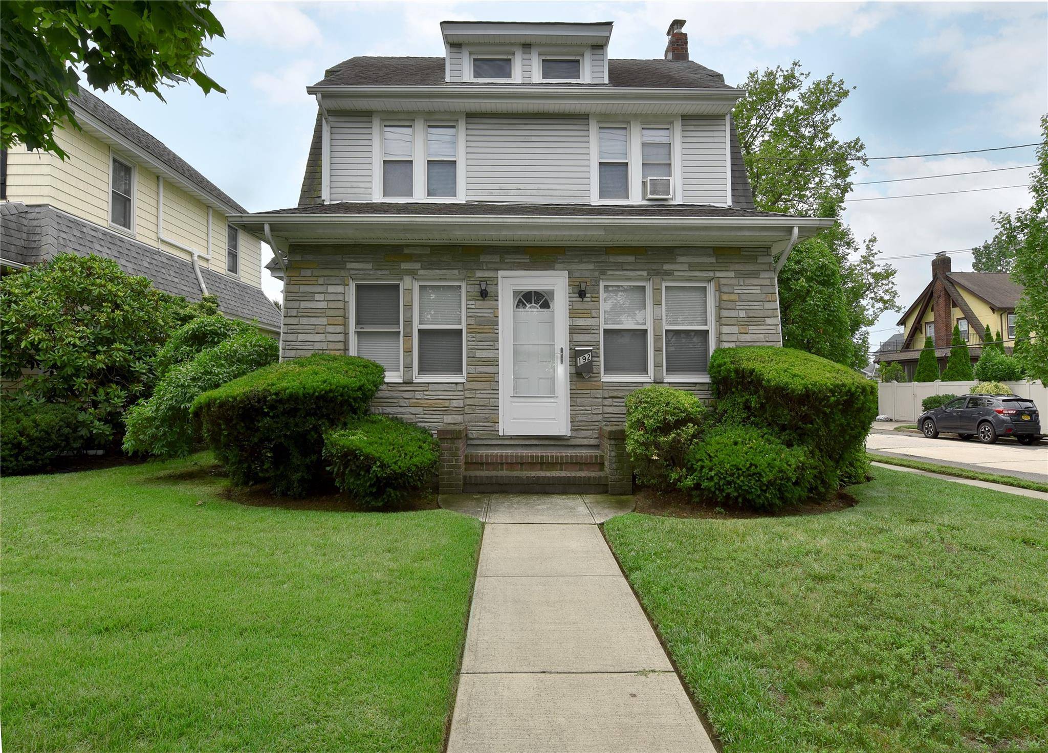 Welcome to this beautiful 2 family home !