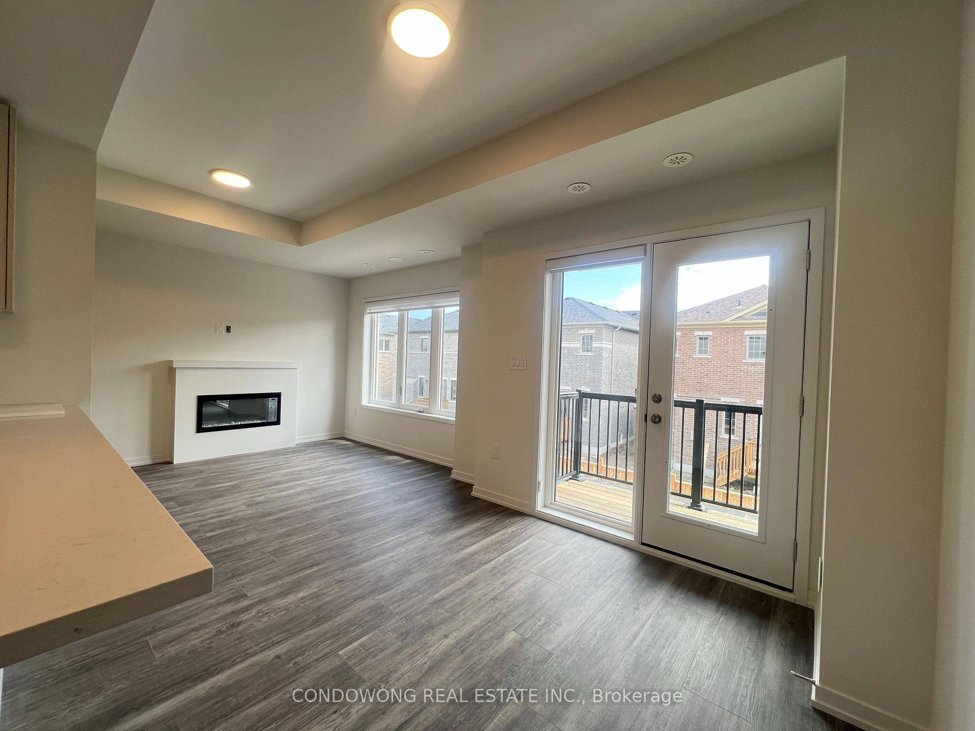 Beautifully maintained Legacy Hill townhouse in a vibrant Richmond Hill community.