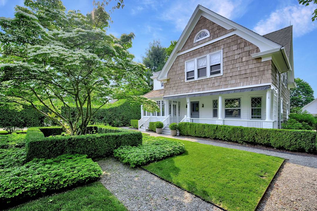 Bridgehampton Village