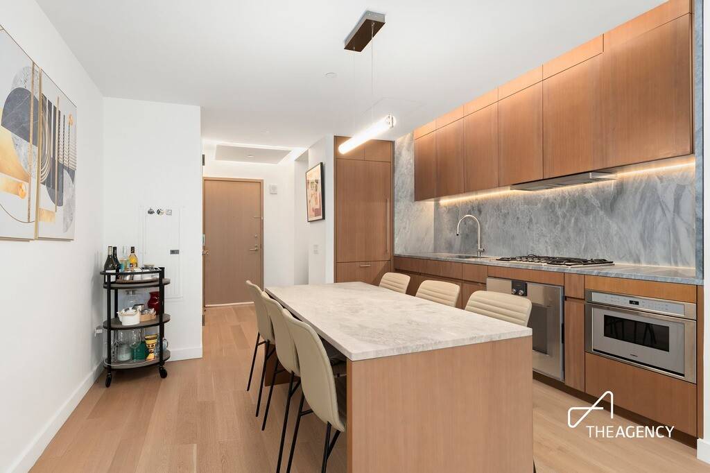 Crafted by Pritzker Prize winning architect Álvaro Siza with interiors envisioned by Gabellini Sheppard Associates, Residence 3B at 611 West 56th Street presents a rare expression of understated luxury and ...