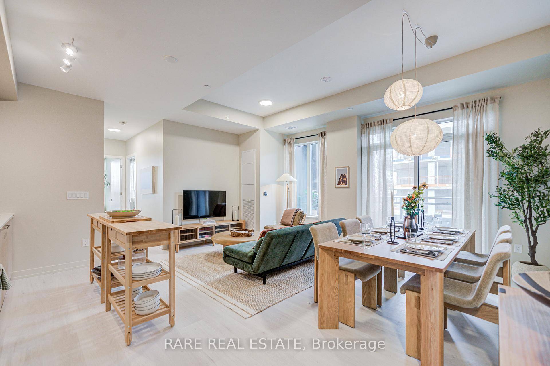 Experience contemporary luxury in this spacious 3 bedroom corner suite 1, 016 sq.