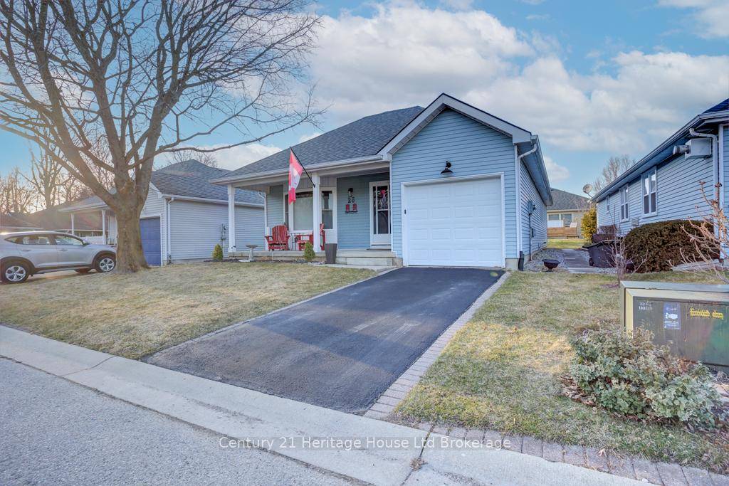 Welcome to this beautiful move in ready 2 bedroom, 2 bathroom bungalow located in the desirable Adult Community of Hickory Hills.