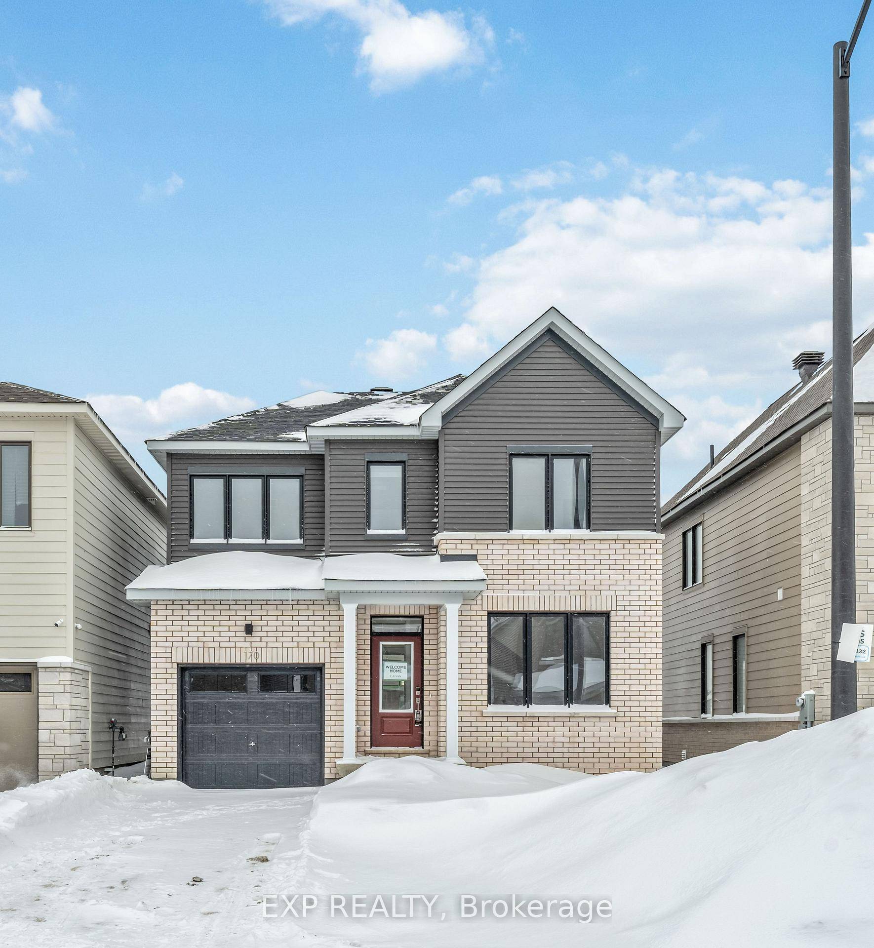 Introducing this exceptional 4 bedroom, 3 bathroom home, ideally located in Barrhaven's Heritage Park.
