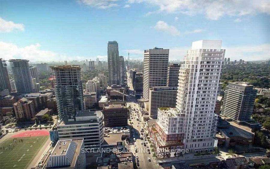 City View Condo At Yonge amp ; Eglinton !