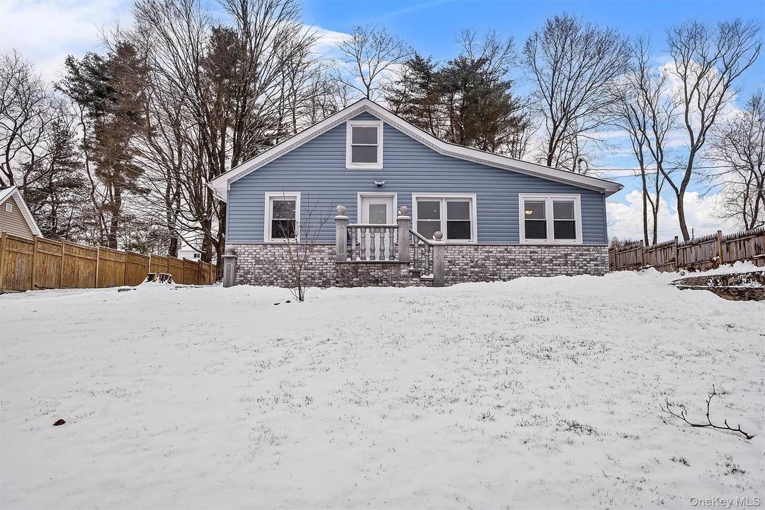 Completely renovated Ranch style home now available for immediate rent !