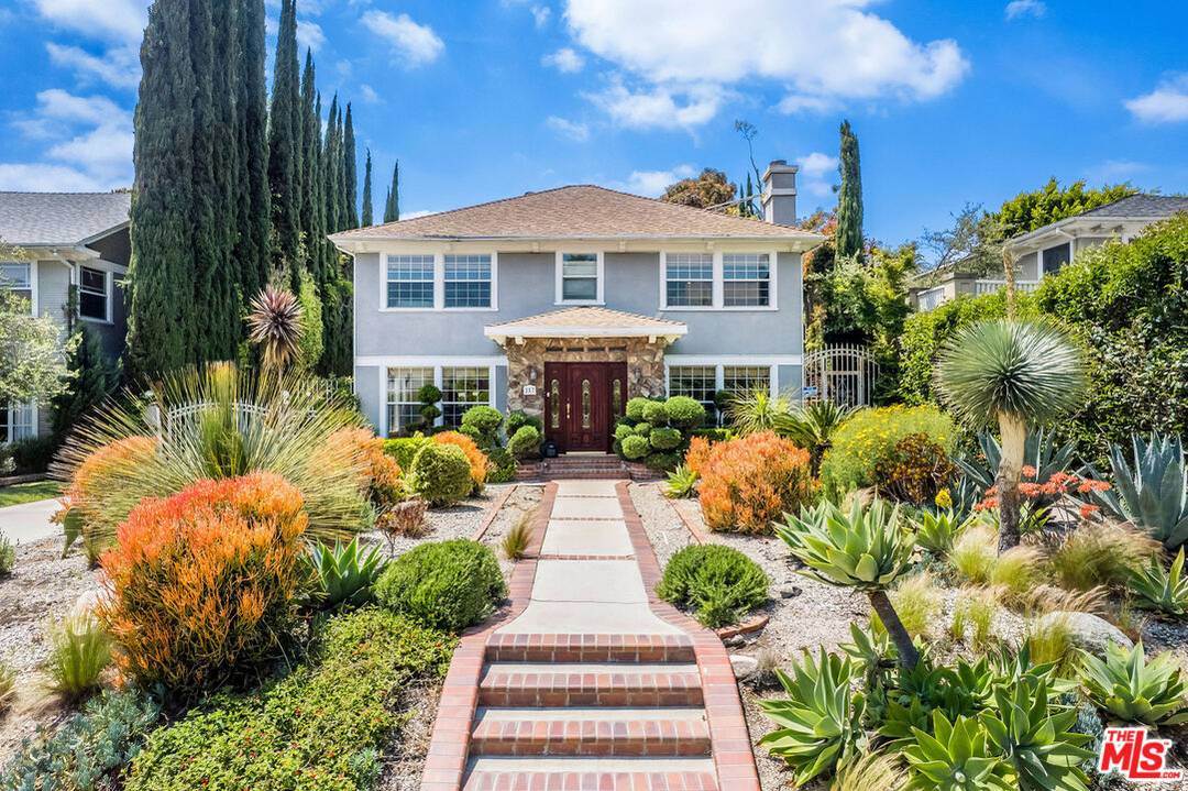 257  S Van Ness Ave 5BR Mid Wilshire La