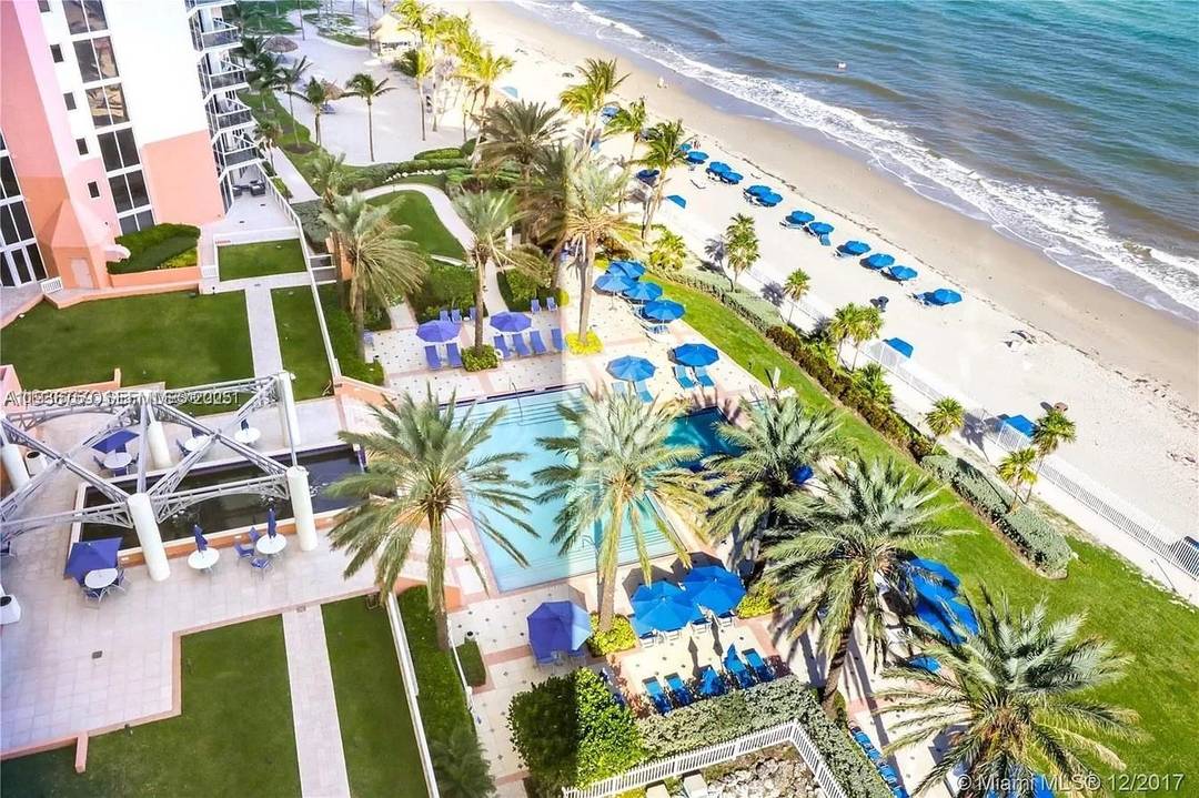 Beautiful flow through unit located in upscale beachfront building in the heart of Sunny Isles.