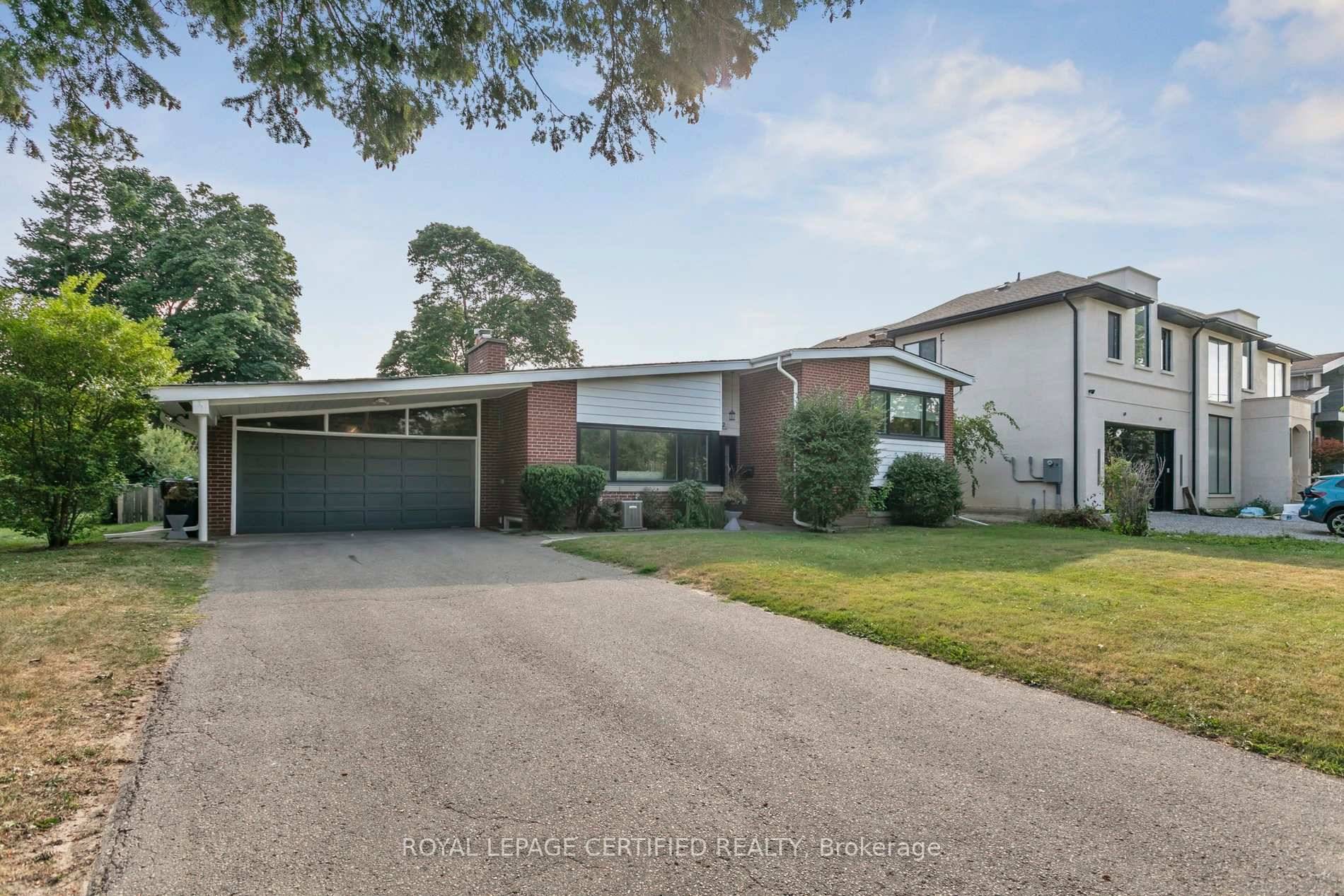 Welcome to 462 The Kingsbury, a home that truly has it all !