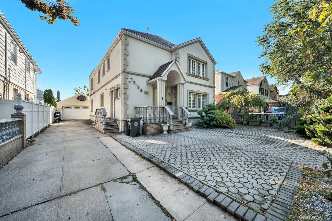 Welcome to this beautifully extended home, ideally situated mid block on a quiet street.