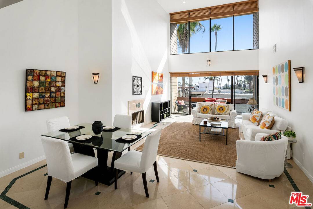 750  S Bundy Dr 2BR Brentwood La
