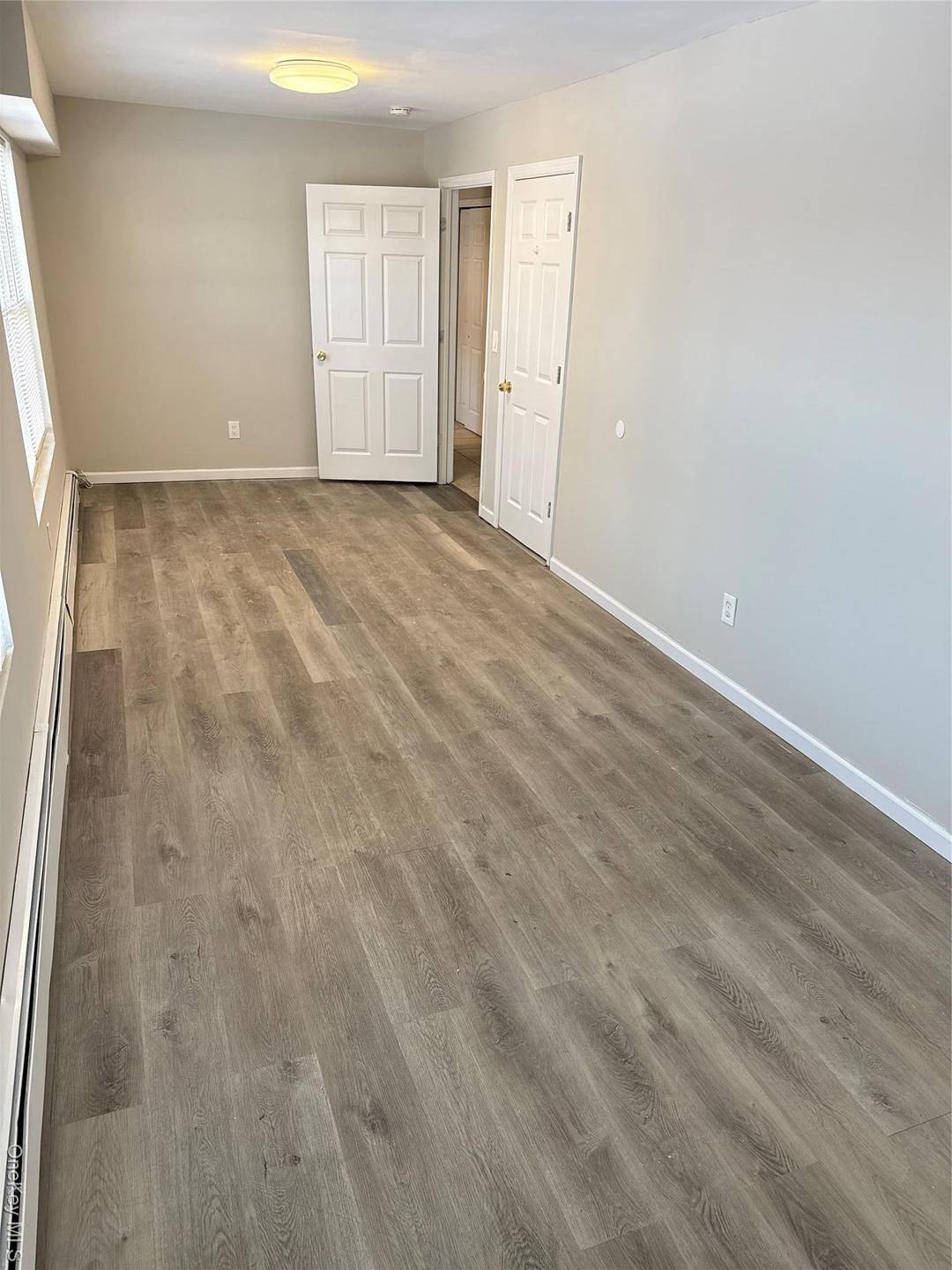 Welcome to 25 Brightside Ave, Central Islip, a beautifully renovated apartment offering comfort and convenience !