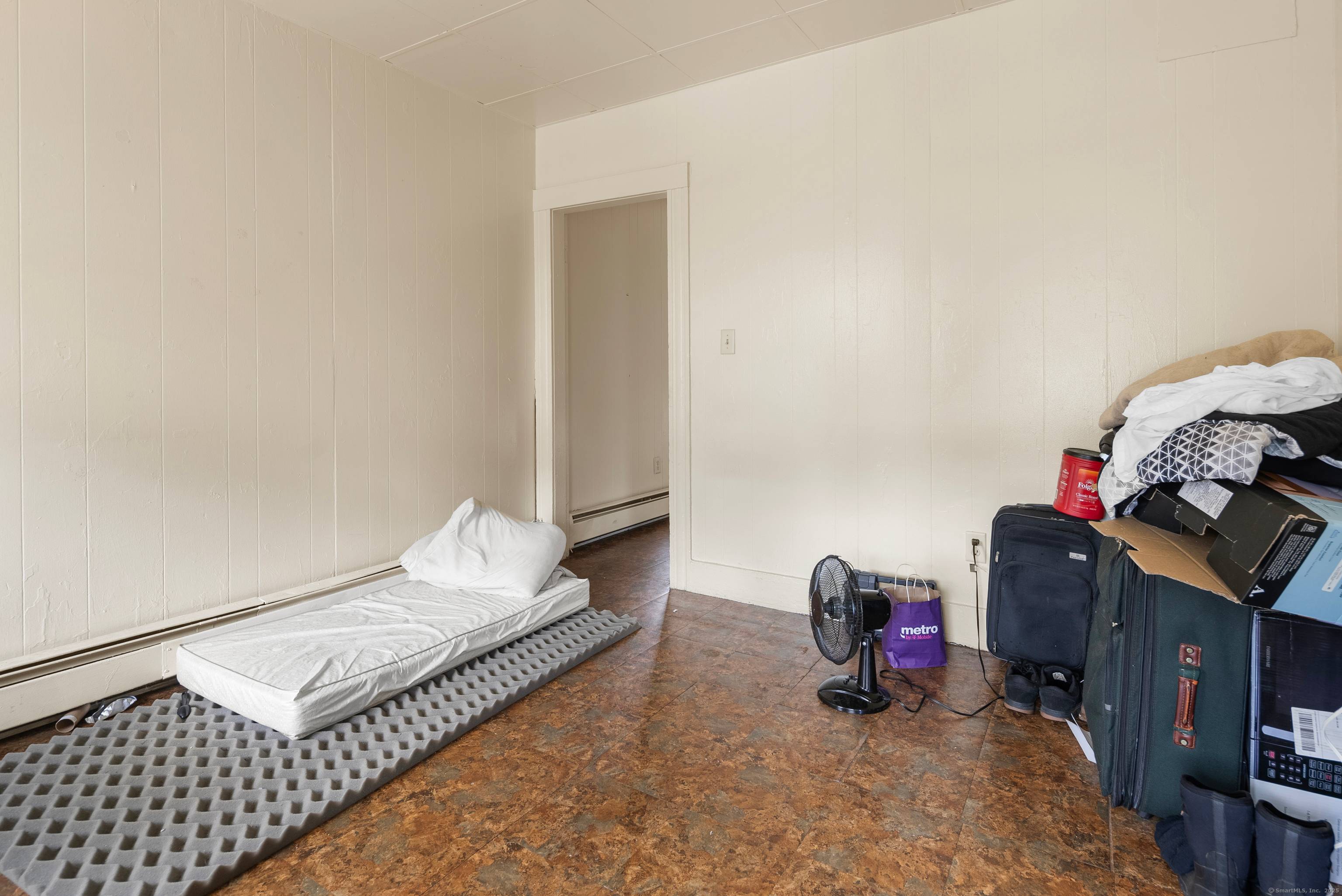 This fully rented four family sits in a high occupancy rental pocket of Hamden, just minutes from Albertus Magnus, Yale, Science Park, and key transit routes.