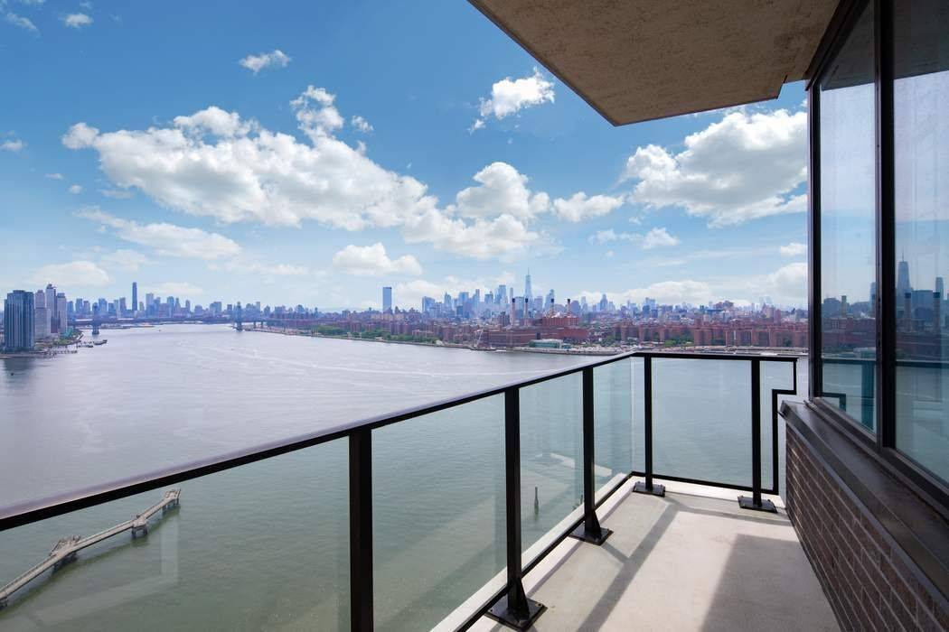 31H is a gracious and sophisticated south facing one bedroom apartment that offers prime unobstructed views of the East River and Manhattan skyline.