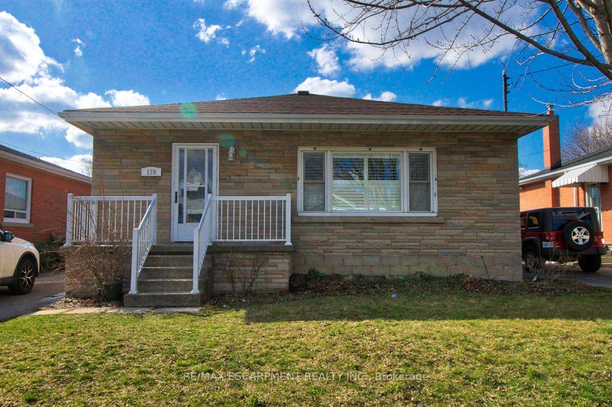 Impressive renovated 3 bedroom main floor unit just minutes to highway access, Juravinski Centre, public transit, schools and parks.