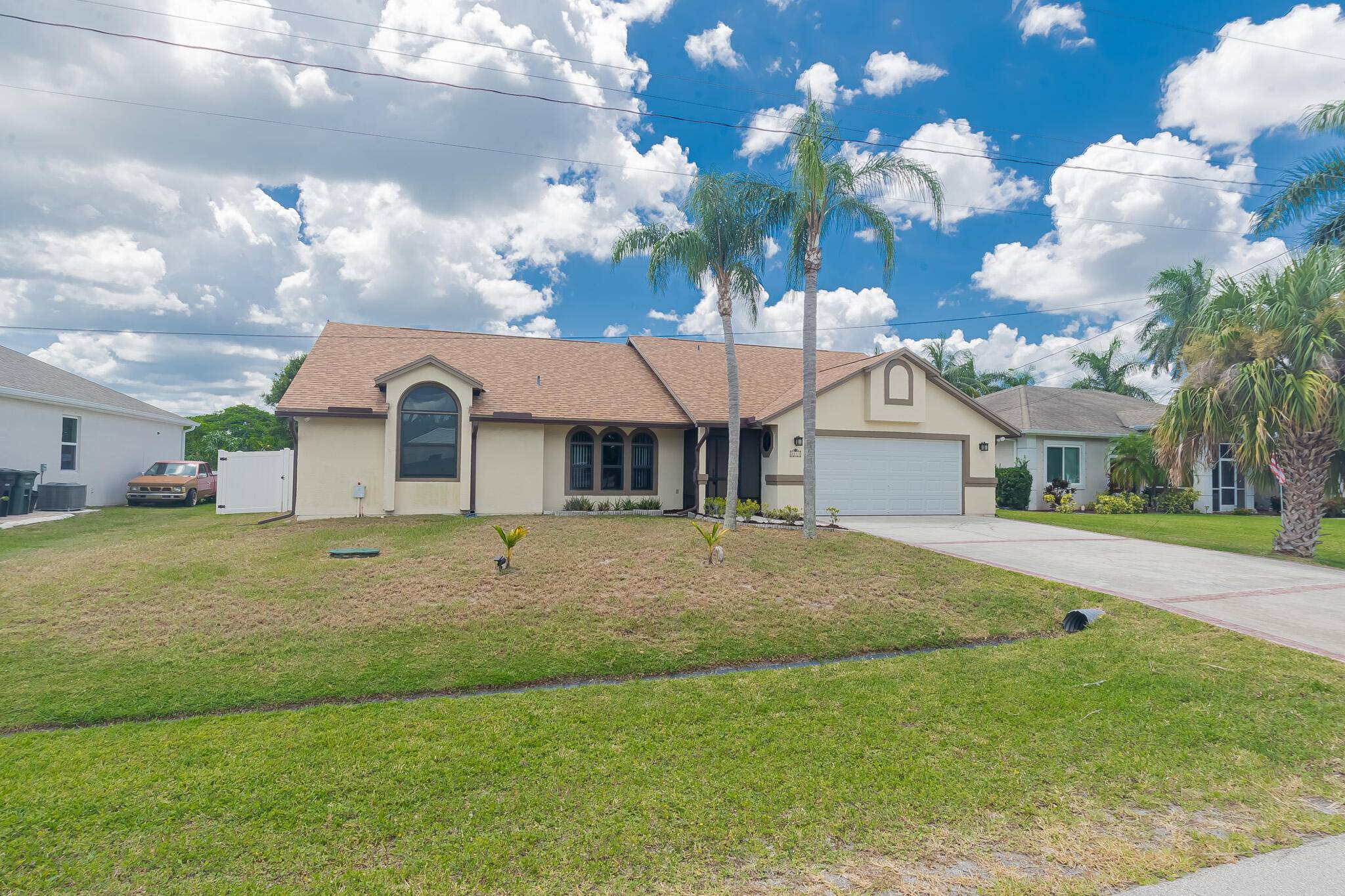 Welcome to 2213 SE Rock Springs Dr !