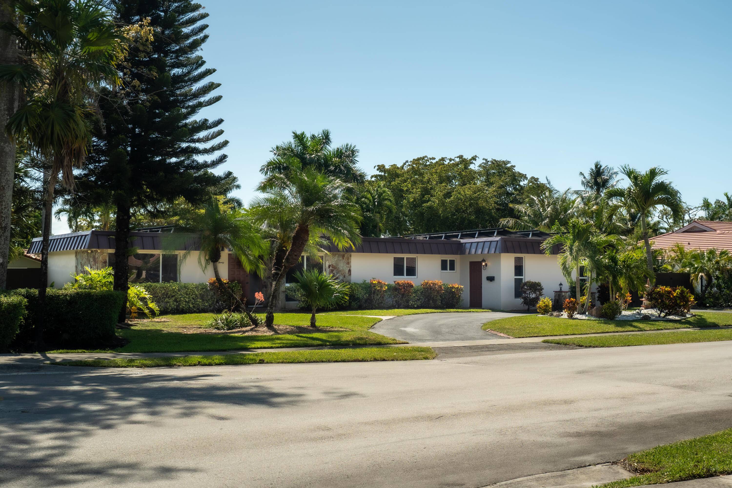 RE Agents please see Broker Remarks.
