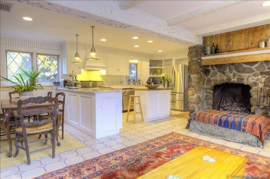 Strawberry Ridge Chalet is nestled between two pristine vineyards overlooking Lake Waramaug.