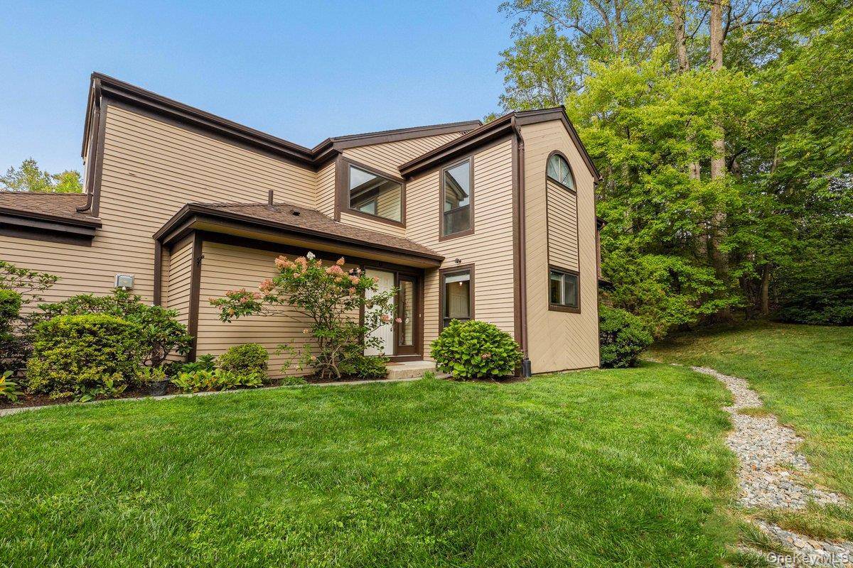 Tucked away at the peaceful end of a cul de sac, this sun filled corner unit townhouse combines comfort, style, and convenience in the desirable Deerfield community.