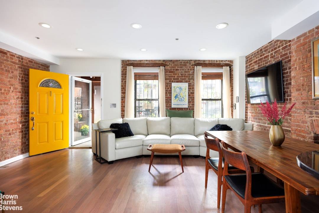 Live in the heart of Harlem !