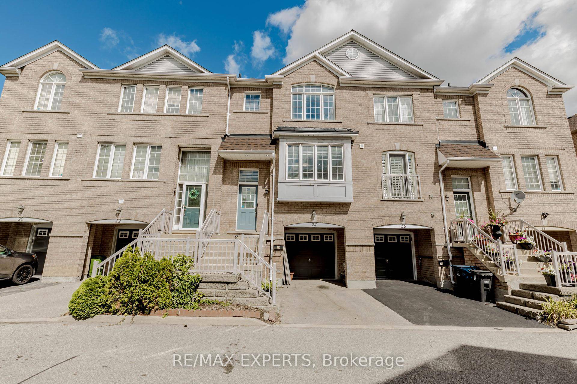 Pristine Executive Townhouse in a Prime Guildwood Location !