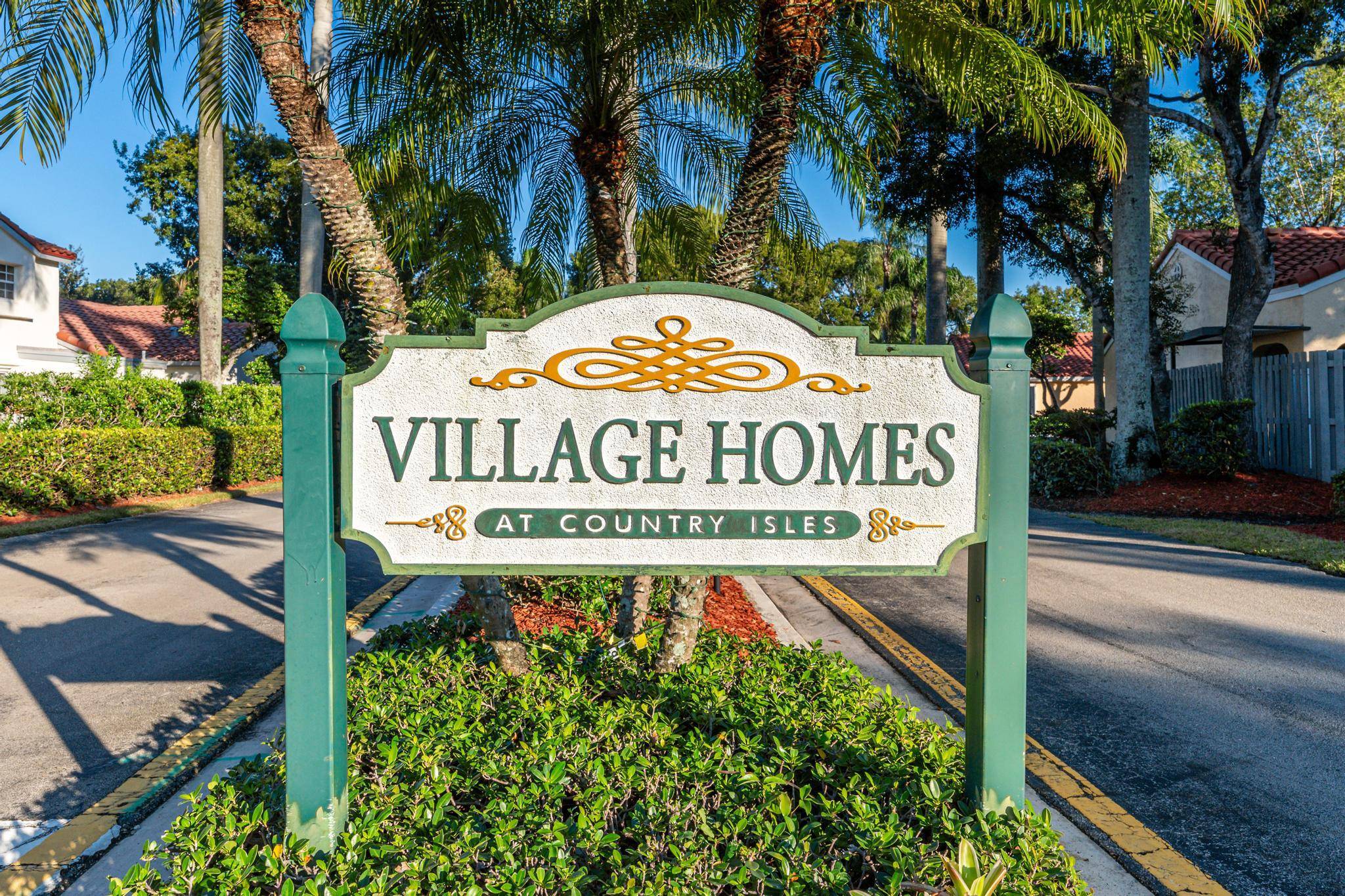 This is a Beautiful Townhome with 3 Bedrooms, 2 Bathrooms at Village Homes.