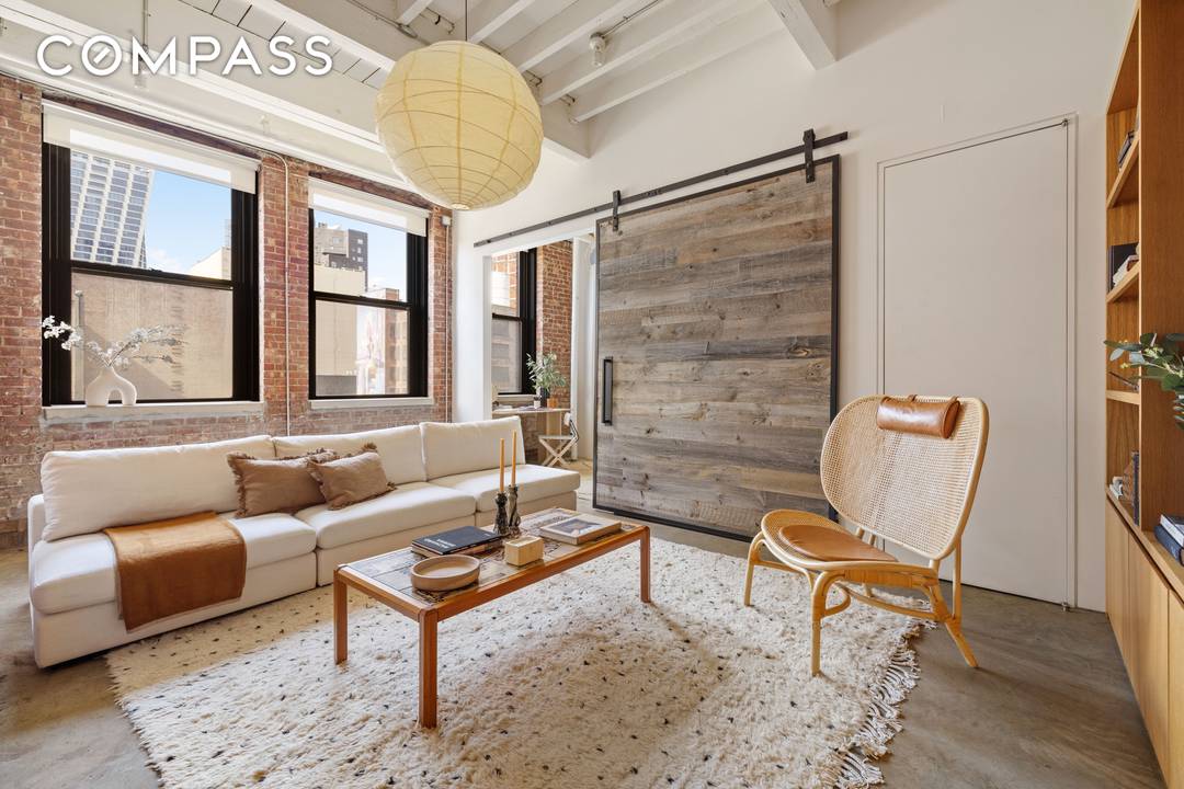 Set in prime West Chelsea, Residence 4B at The Spears Building blends classic architectural elements with a bevy of modern comforts and elegant design.