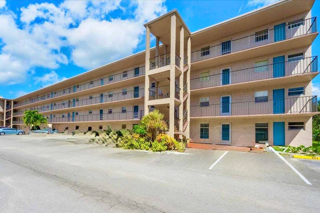 Spacious and bright 1 bedroom, 1.