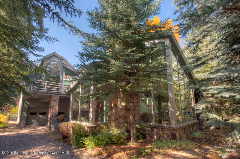 This comfortable five bedroom, four and a half bathroom private home is located at the end of a quiet cul de sac just four and a half blocks from the ...