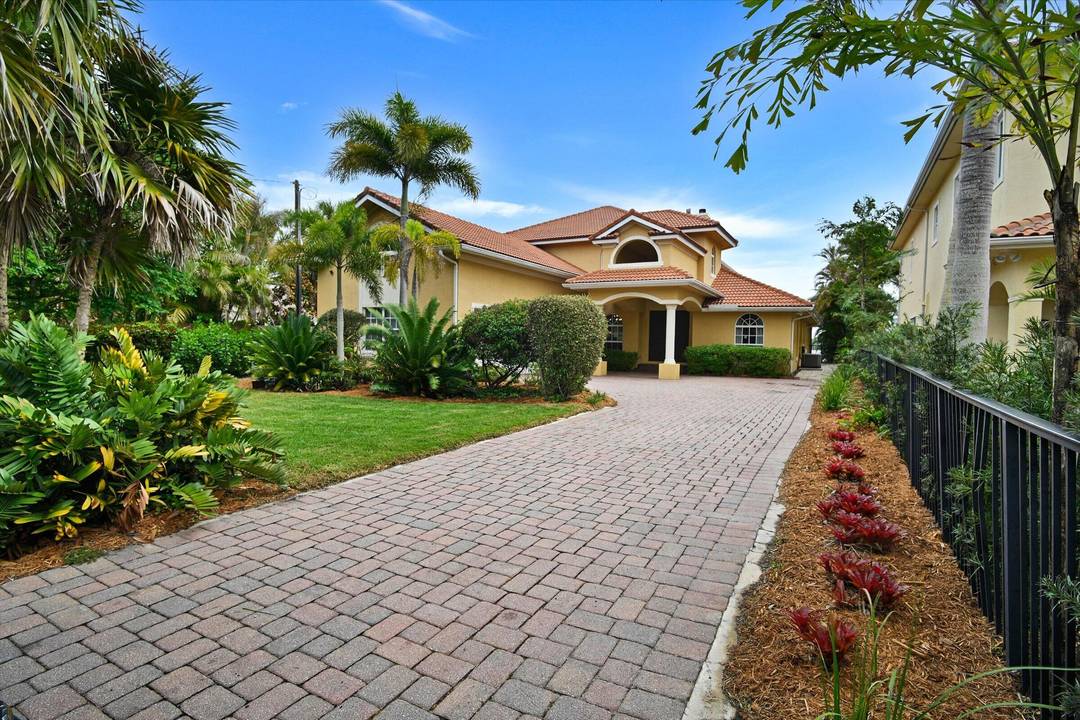 Location, Location in this Beautiful Wide Waterfront St Lucie River Home where the Breezes never stop.