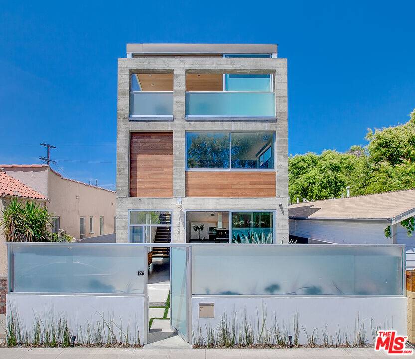 1305 W CABRILLO AVE Marina Del Rey LA