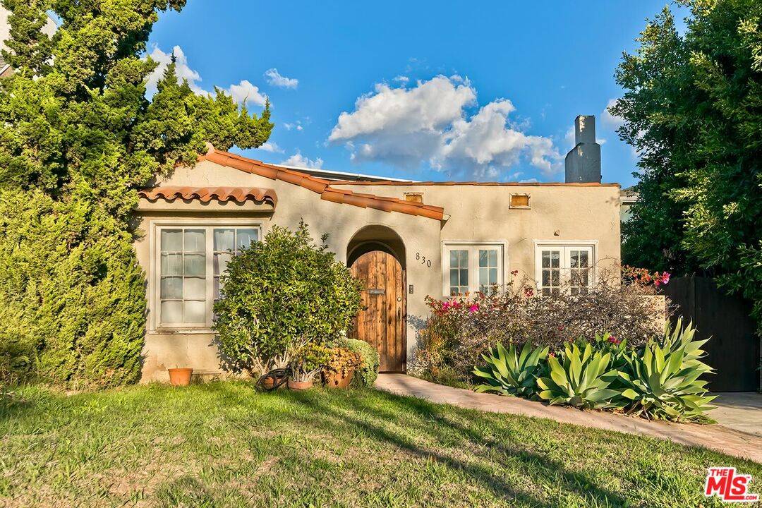 830  N Spaulding Ave 2BR Hollywood Hills East La